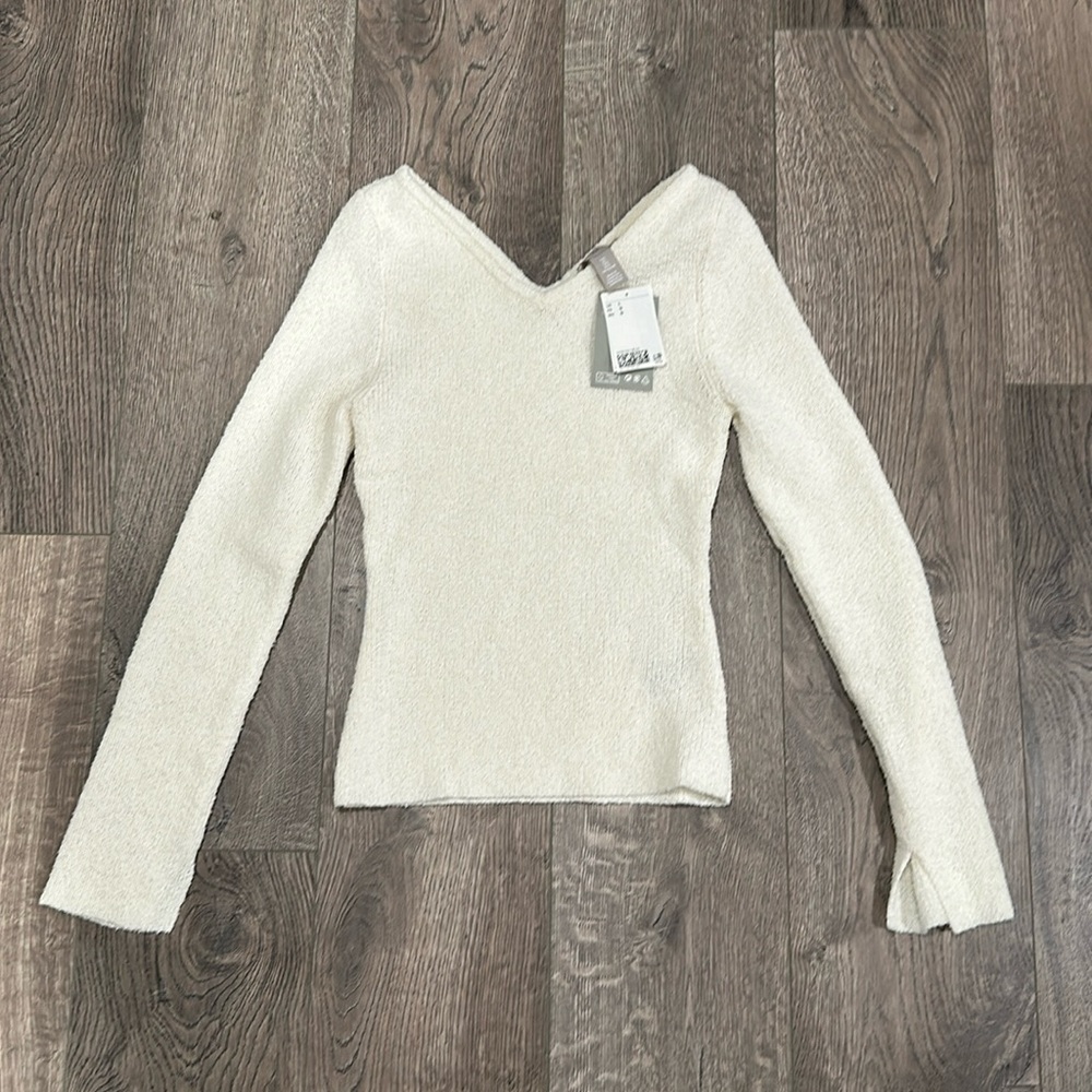 H&M double v neck sweater with sleeve detail - size L (fits like a medium)